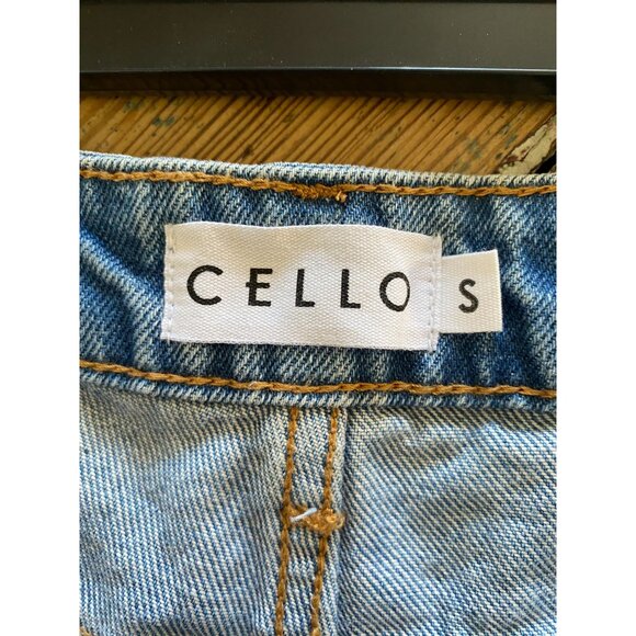 Cello Womens Distressed Denim High-Rise Shorts Size S Light Wash Fringe Hem NEW - Picture 4 of 8